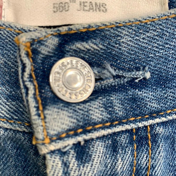 Levi's 560 Comfort Fit Jean Denim Cutoff Shorts - Picture 4 of 9